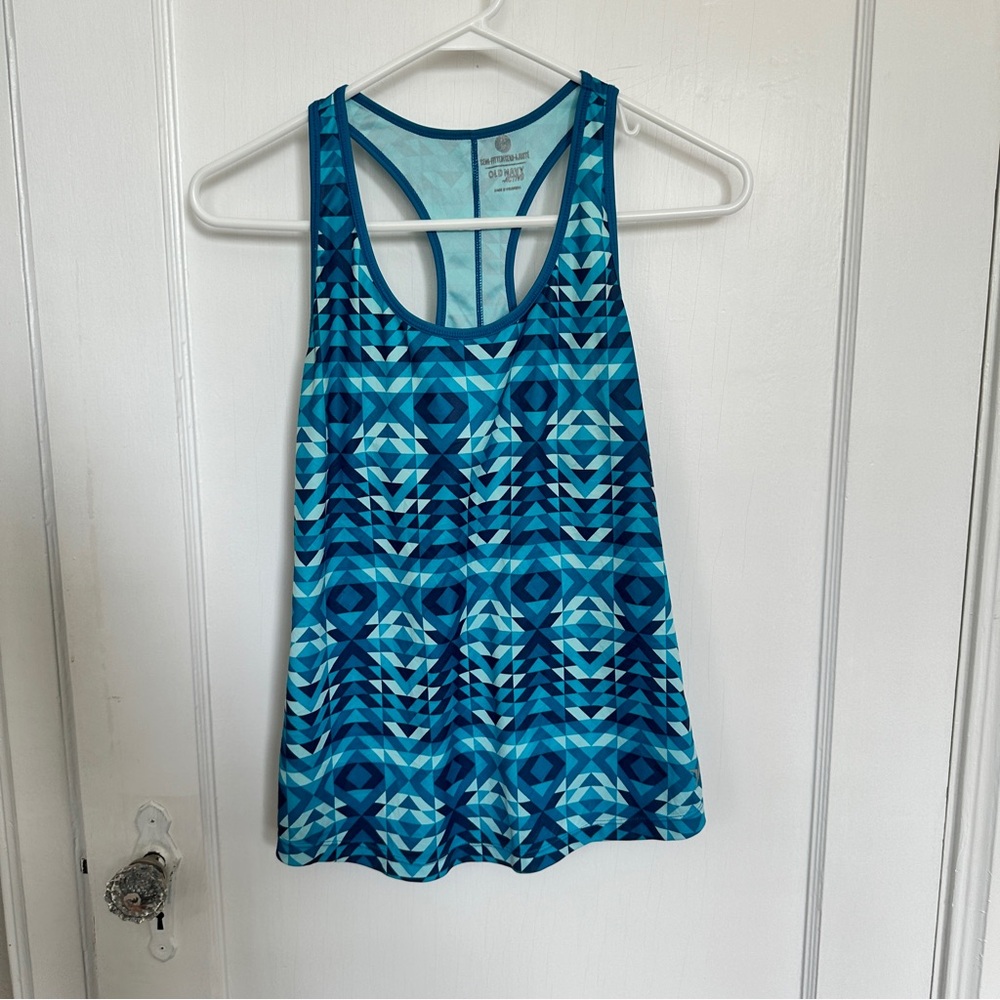 Old Navy exercise top, size extra small. Blue and black abstract print.